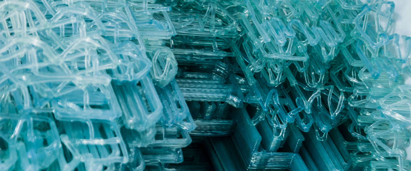 Nieuwe 3D printer maakt stoel uit één lijn plastic van 2,3 kilometer