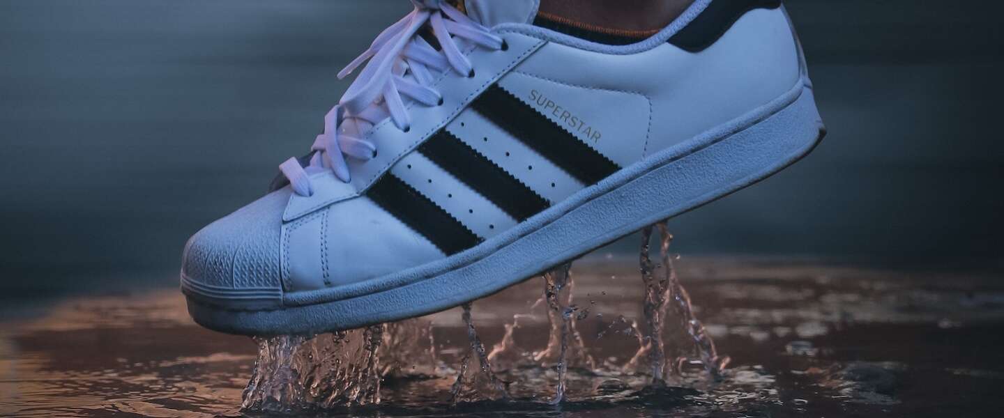 Nike en Adidas ruziën om apps en verstelbare sneakers