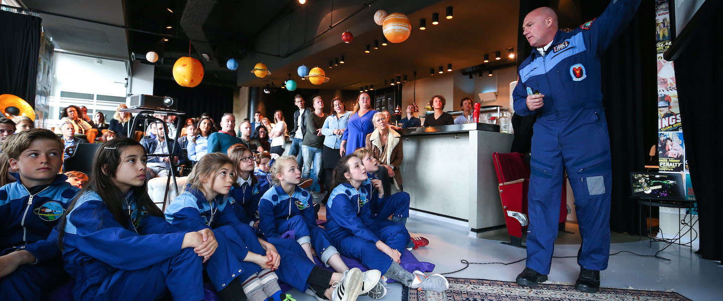 Sparen voor een reis door de ruimte met André Kuipers bij Albert Heijn