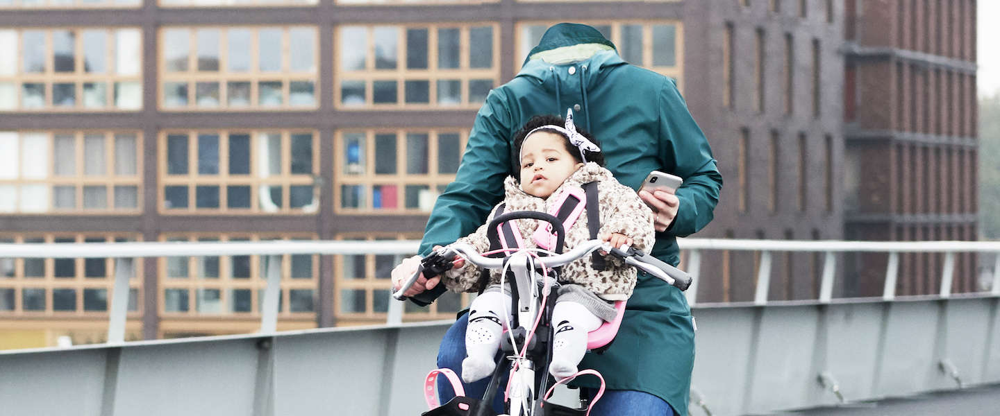 Deze nieuwe reclamecampagne toont impact van Appen op de fiets
