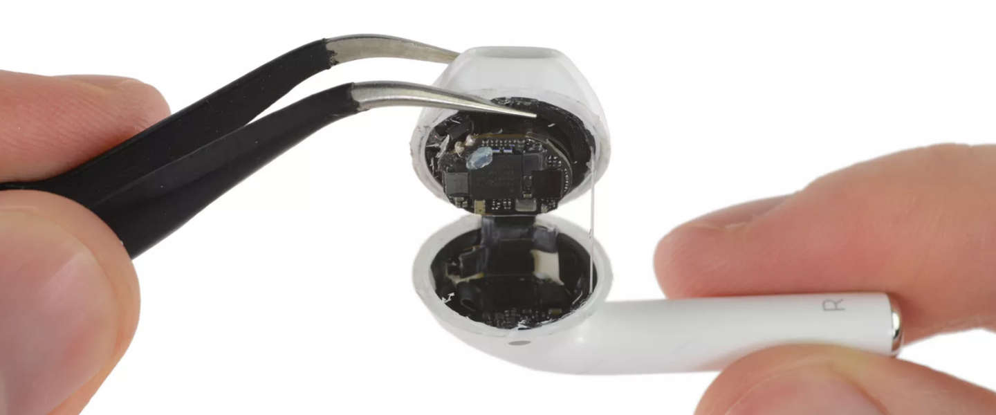iFixit maakt Apple AirPods kapot zodat jij het niet hoeft te doen