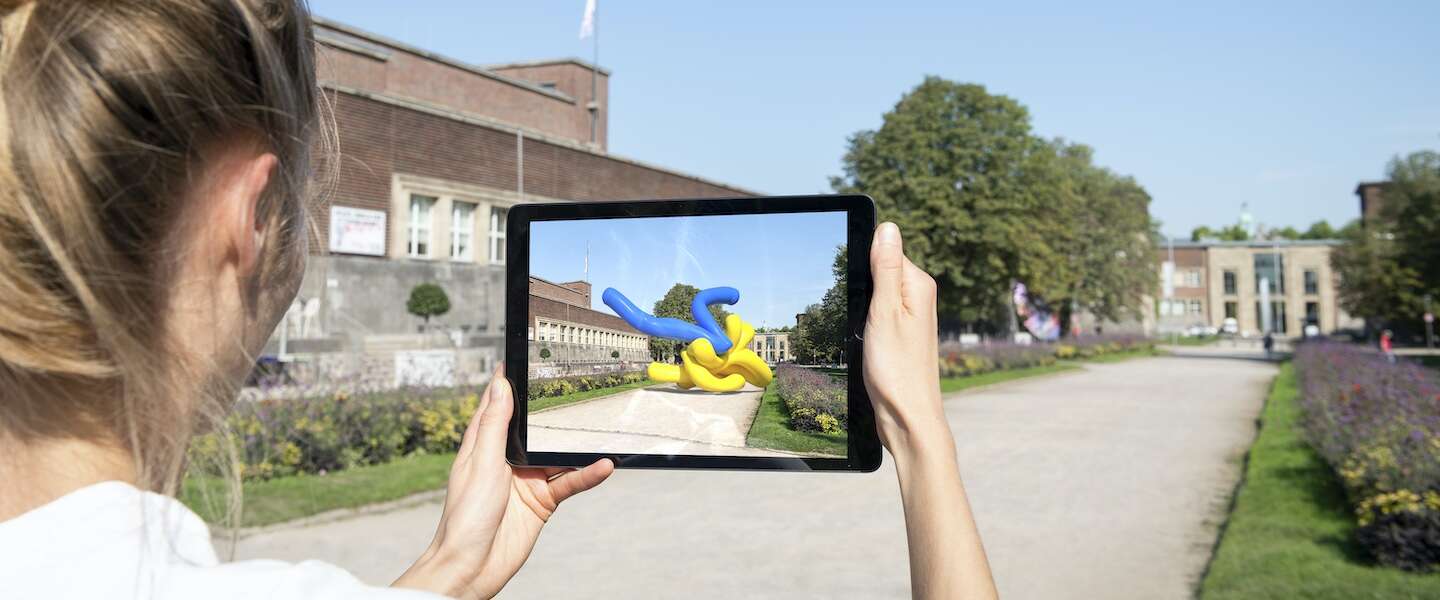 Augmented Reality kunst kijken met je smartphone in een digitale beeldentuin