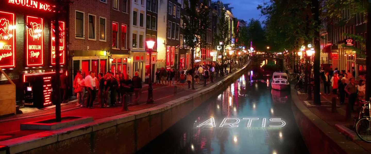 Artis stunt met originele campagne in Amsterdamse grachten