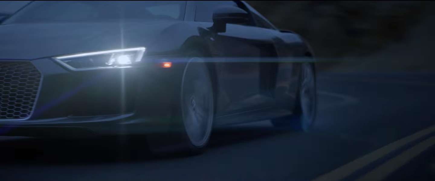 Soms is er een commercial, daar hoort geen tekst bij, Audi R8 V10 plus