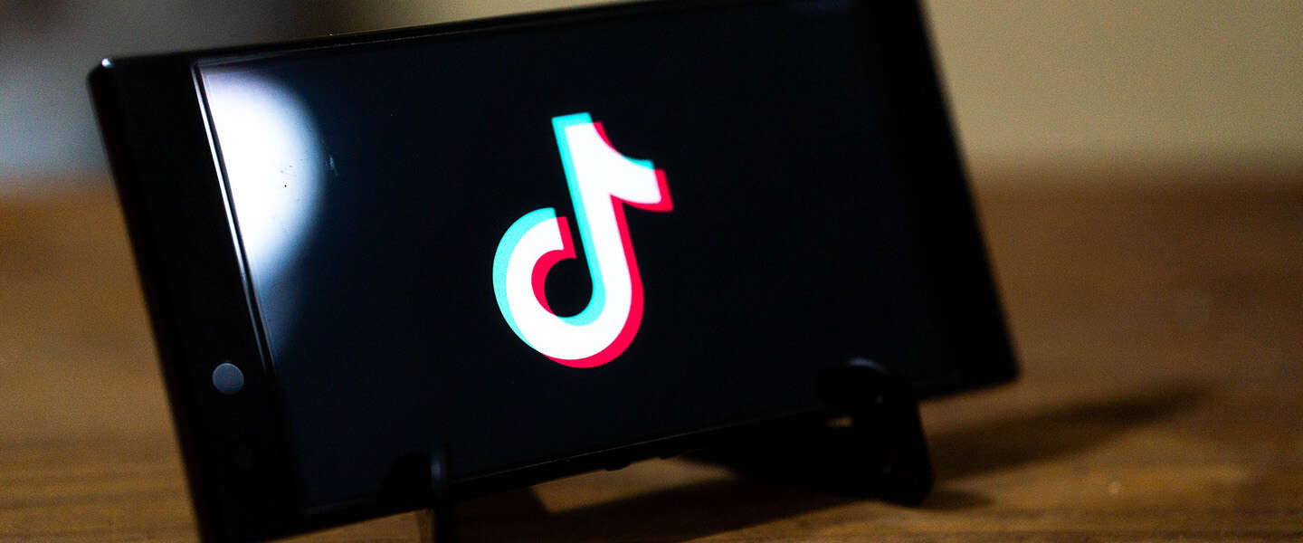 ​TikTok moet 750.000 euro betalen om Engelstalig beleid