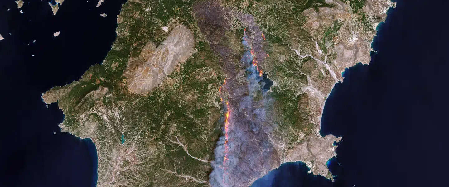 ​Bosbranden Rhodos zijn zelfs vanuit de ruimte te zien