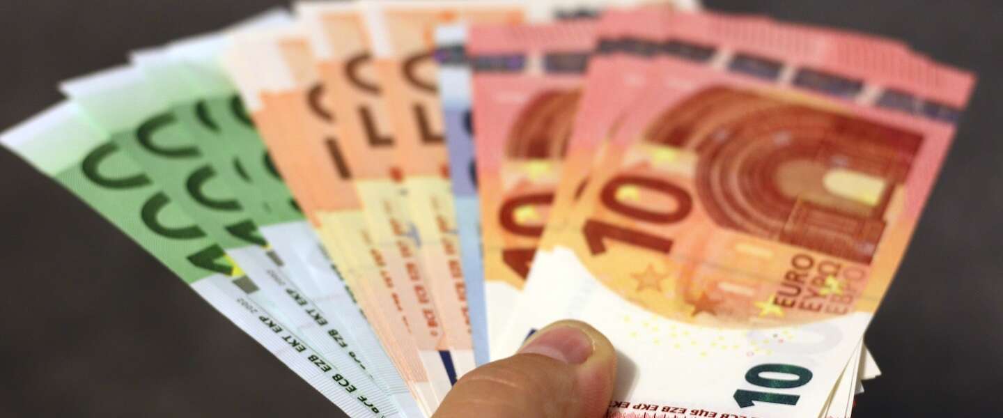 Contactloos cash geld pinnen met je telefoon