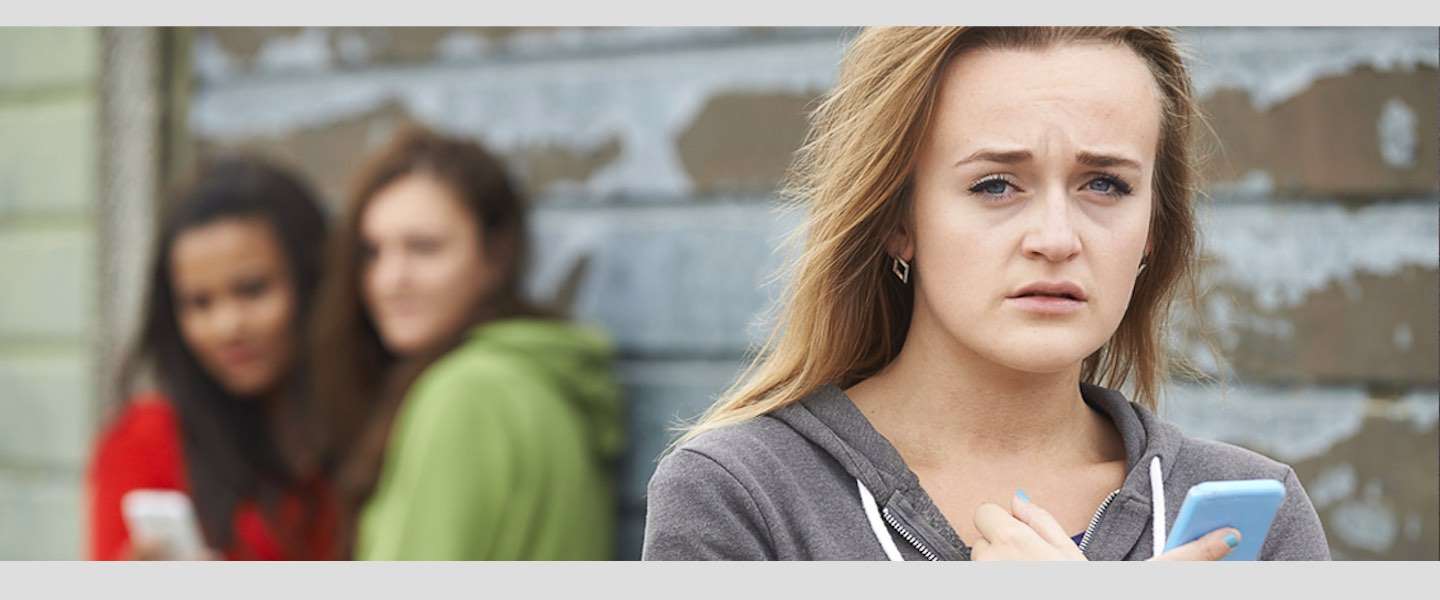 Onderzoek toont aan dat ouders zich machteloos voelen bij cyberpesten
