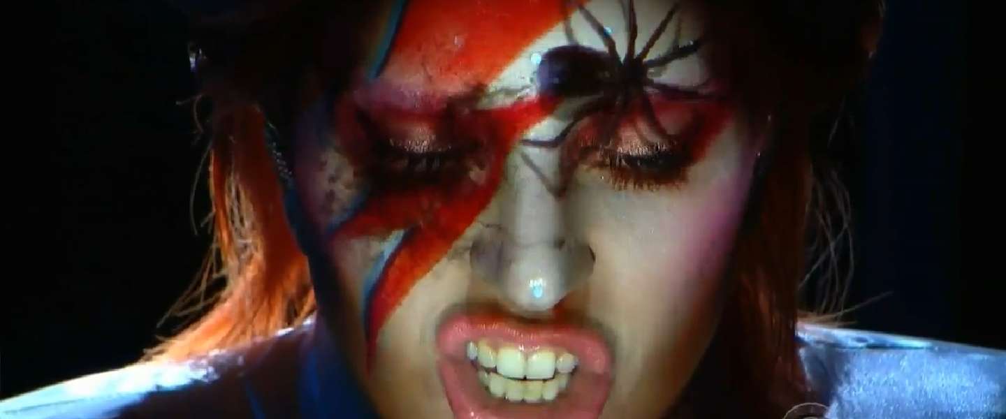Grammy's 2016: Lady Gaga treedt op met ode aan David Bowie