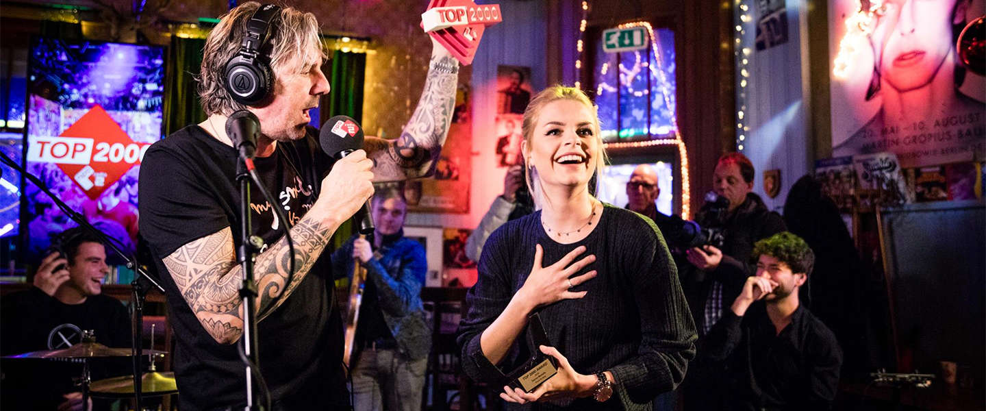 Davina Michelle ontvangt de NPO Radio 2 Top 2000 Award