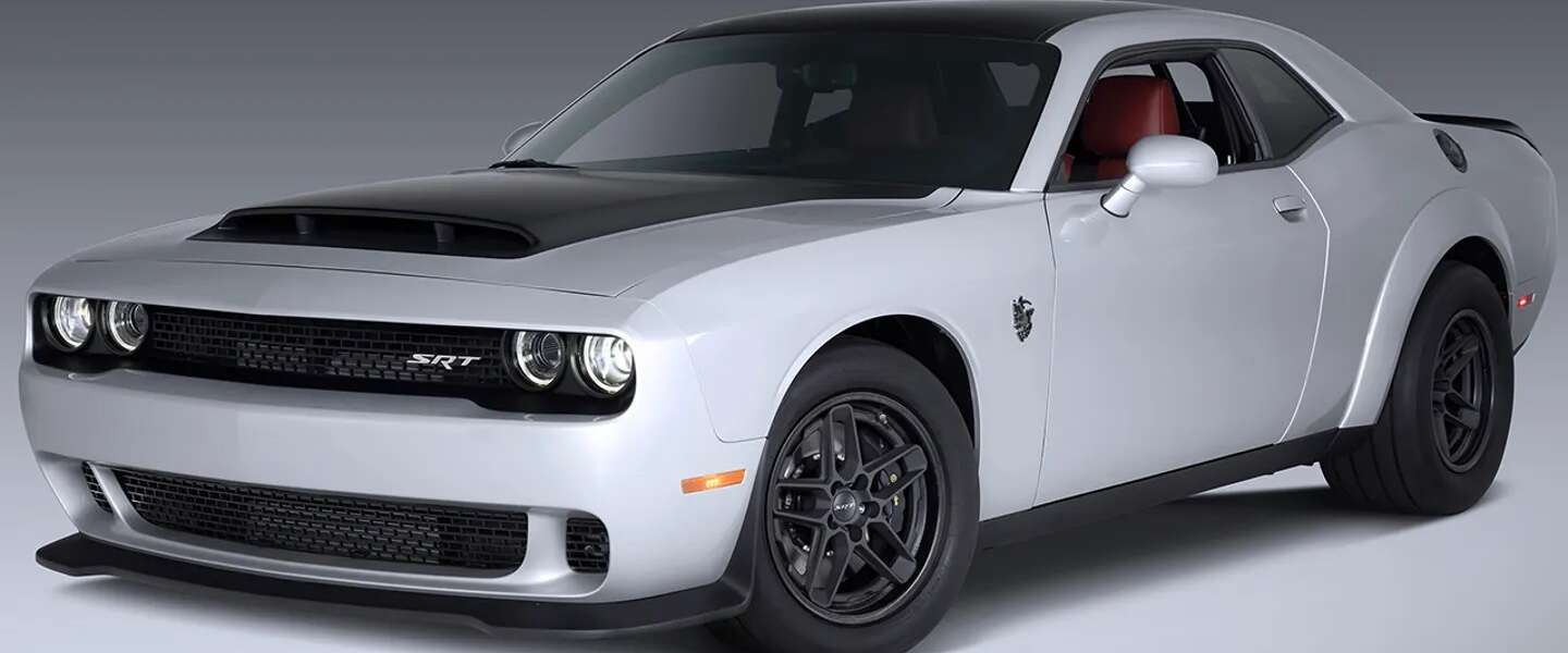 Dodge is not quite letting go of the roaring V8 yet