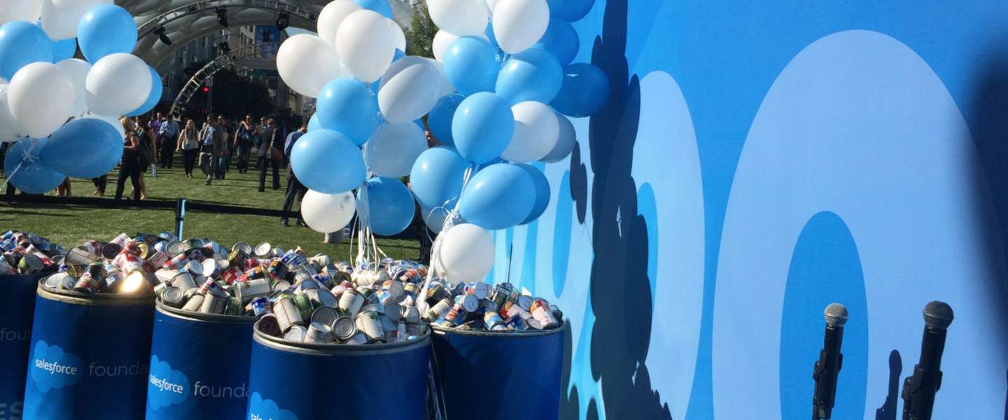 Giving back at Dreamforce, met Windows 10? #DFGIVES