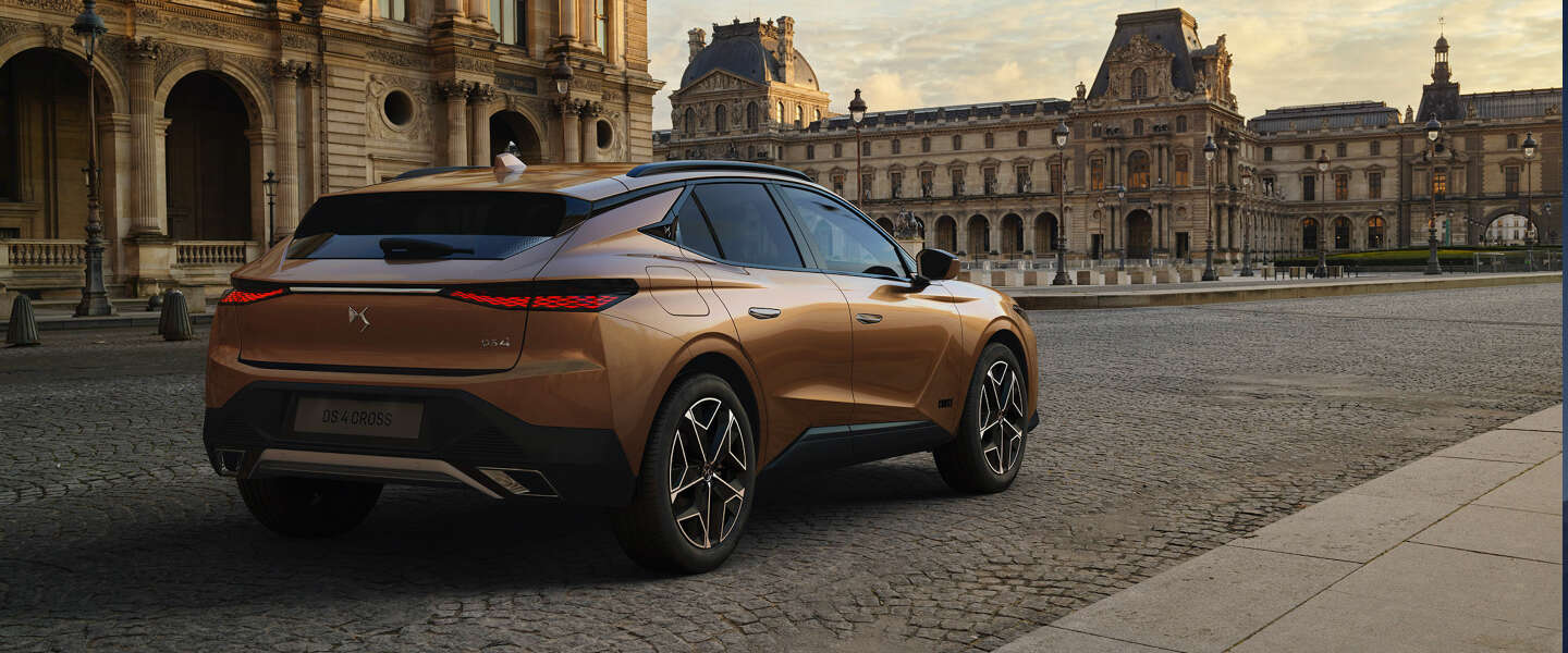 DS introduceert de volledig nieuwe DS 4 en DS 4 Crossback