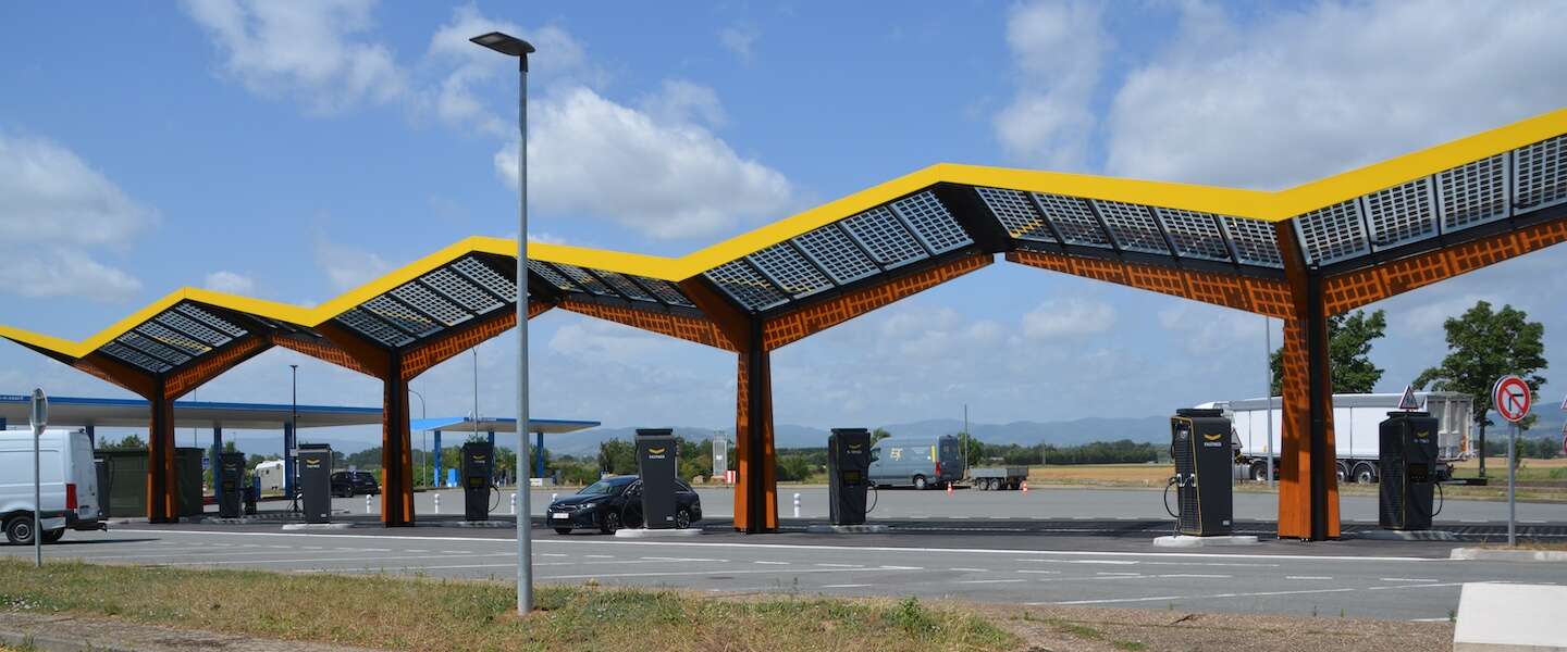 Fastned profiteert van dure elektriciteitsprijzen ‘aan huis’