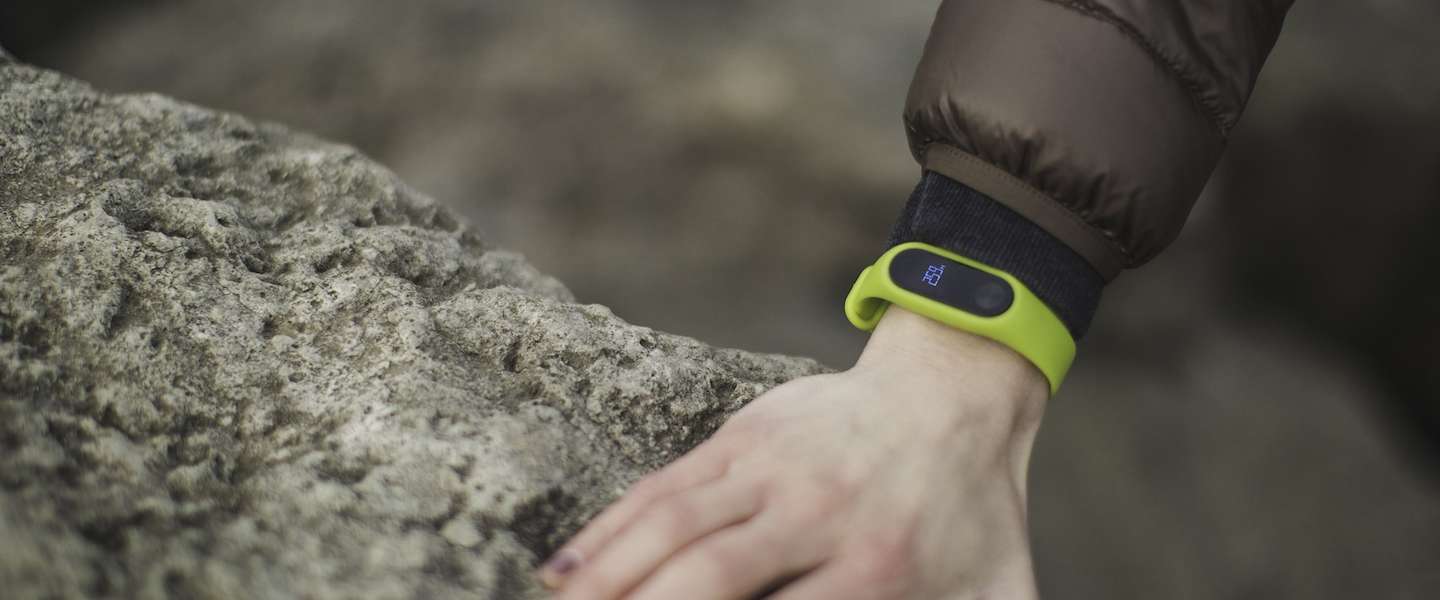 Vanaf vandaag kun je contactloos betalen met je FitBit