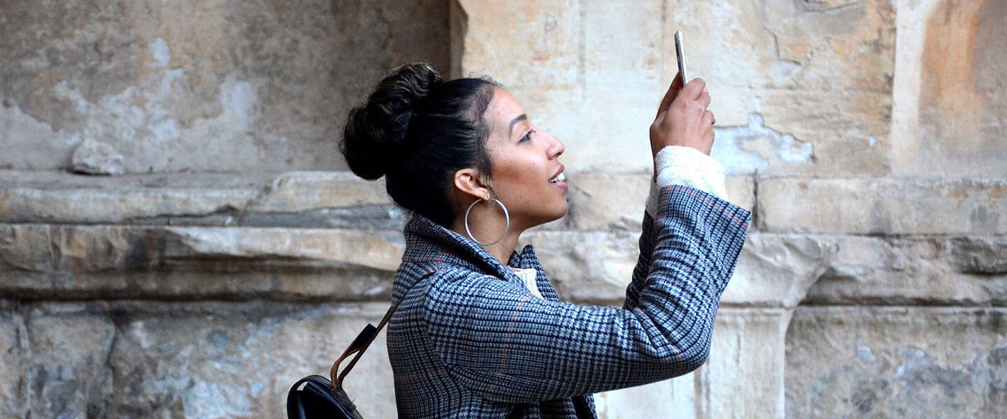 5 tips to make your own photo stickers on Instagram