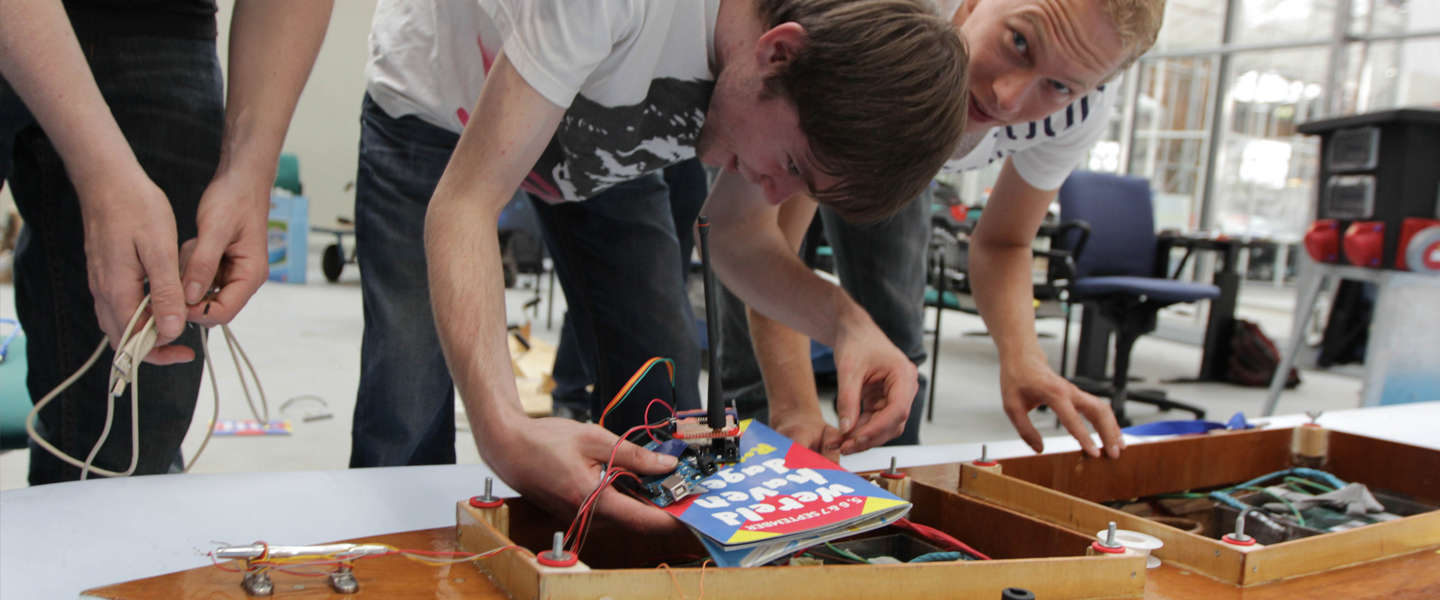 ​Zeeslagje spelen, for real! World Port Hackathon update #WPH2014