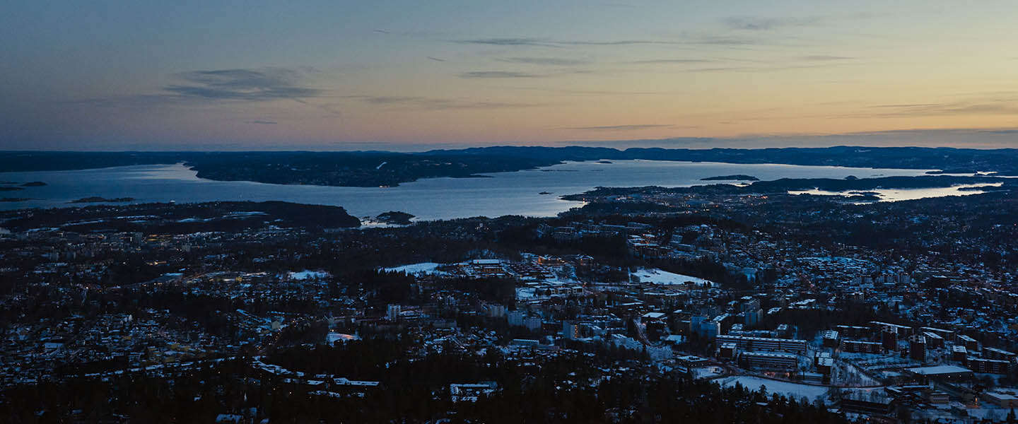 De nacht doorbrengen op een Noorse skischans met fenomenaal uitzicht?