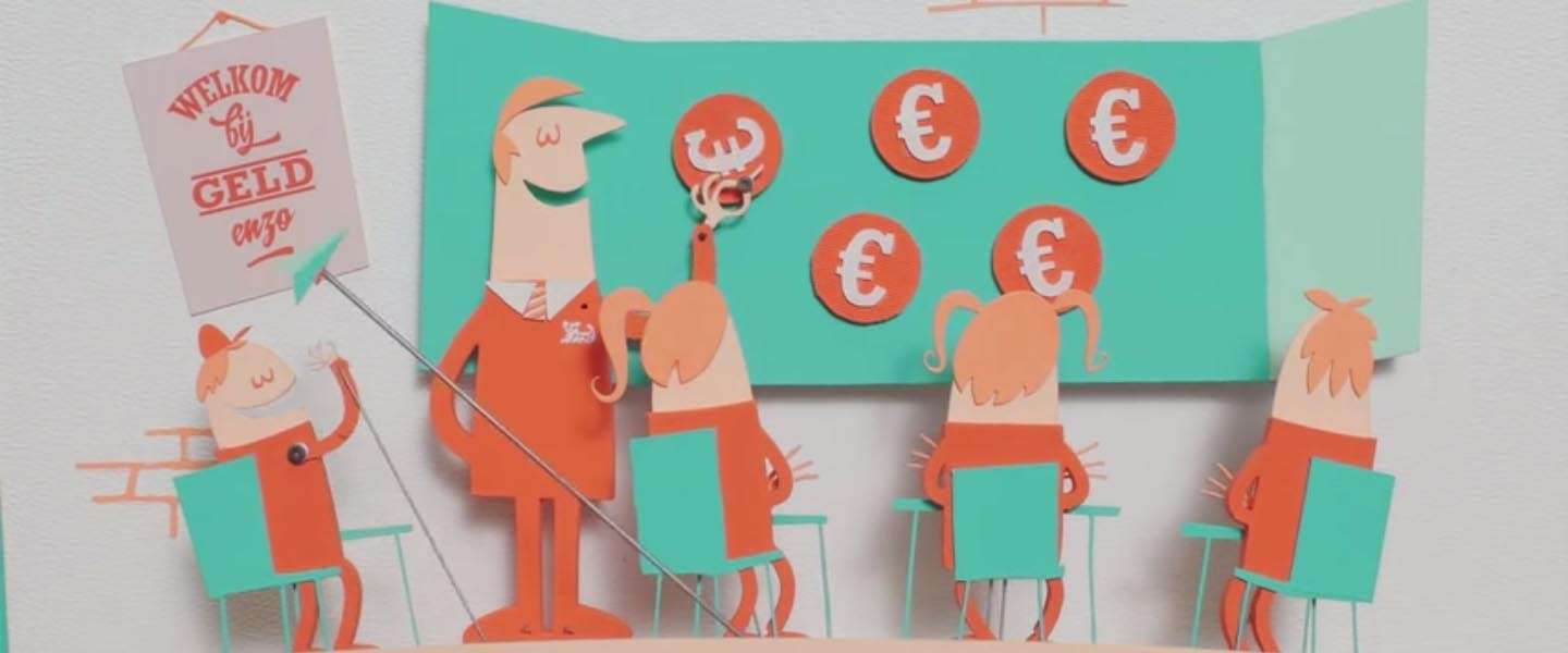 ING recyclet oude kuipstoeltjes en papier-macheet met oude bankafschriften in animatievideo