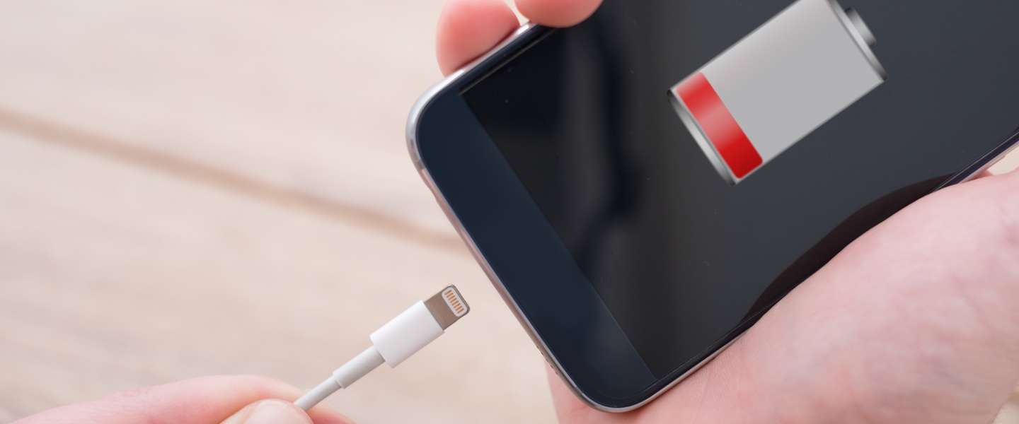 Batterij supersnel leeg op je iPhone? Kan YouTube schuld zijn!