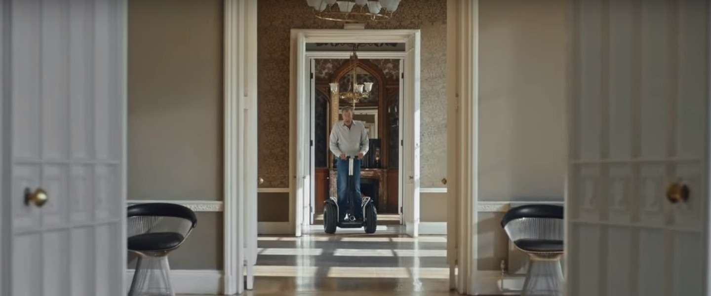 Jeremy Clarkson plaagt BBC in nieuwe TV-commercial