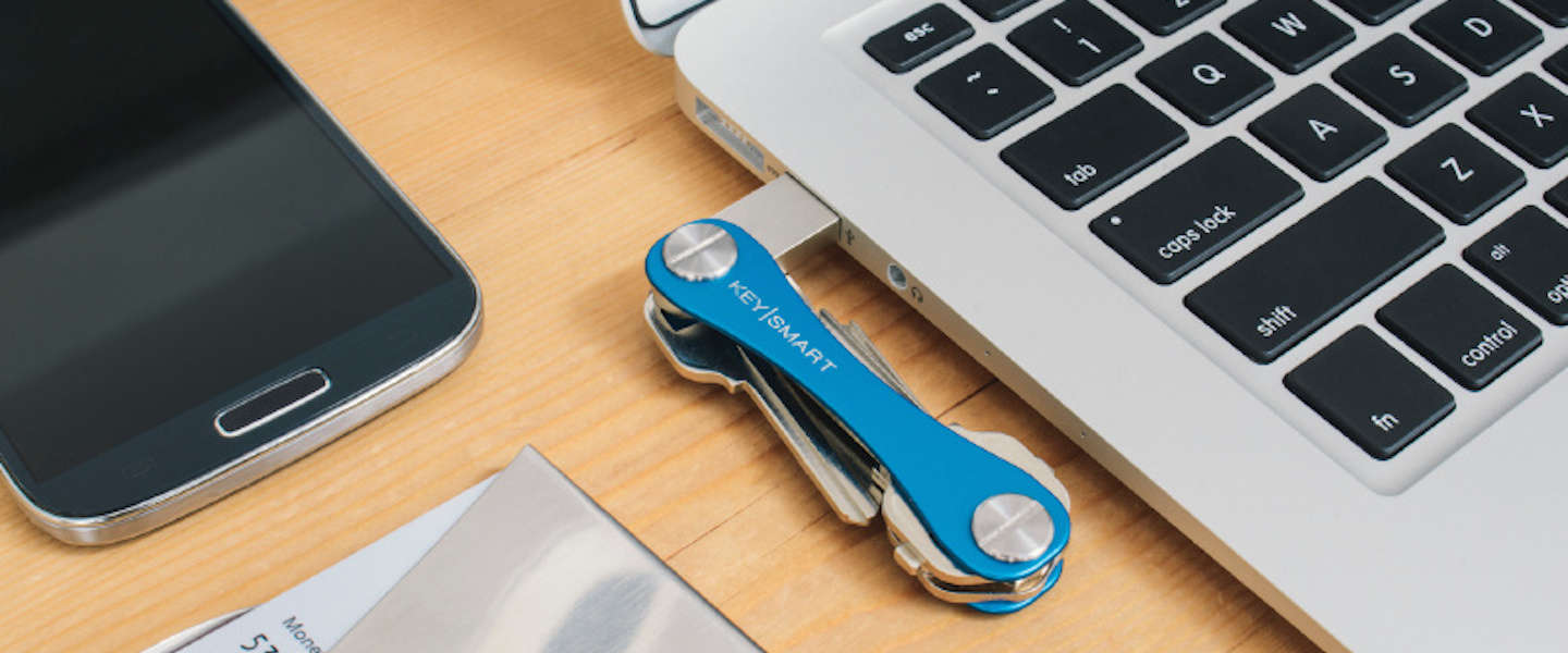Met KeySmart houd je tot wel 100 sleutels compact bij elkaar