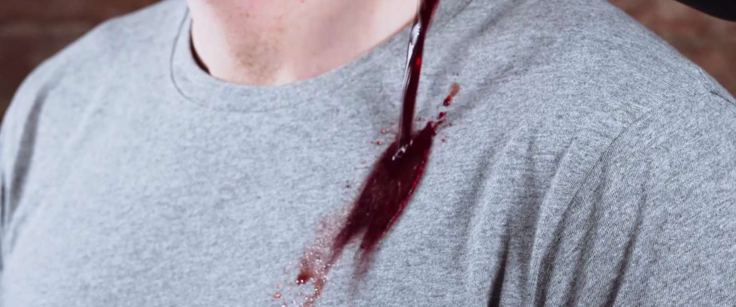 We testten het shirt dat niet vies wordt - en het werkt