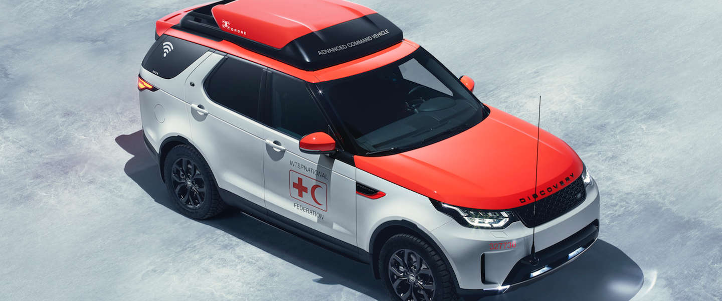 Land Rover Discovery krijgt drone op het dak om voor het Rode Kruis levens te kunnen redden