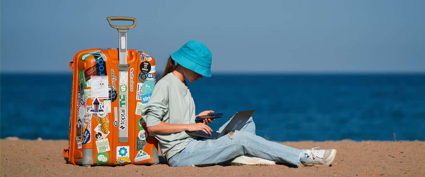 Lekker zonnetje: zo houd je je laptop en smartphone veilig