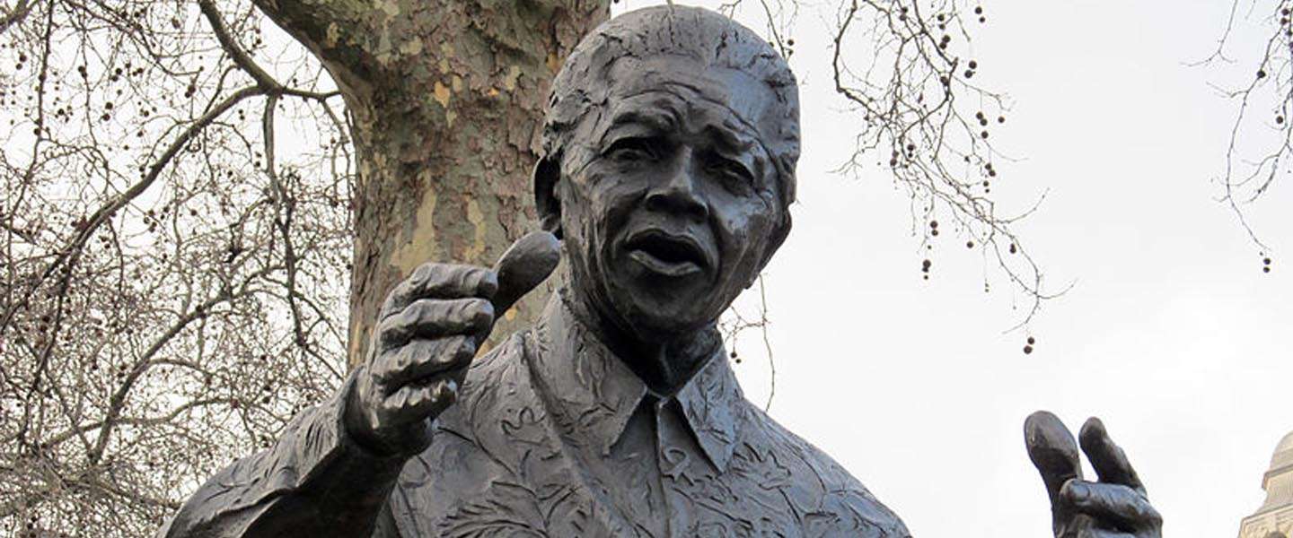 Google eert 96e verjaardag Nelson Mandela met Doodle