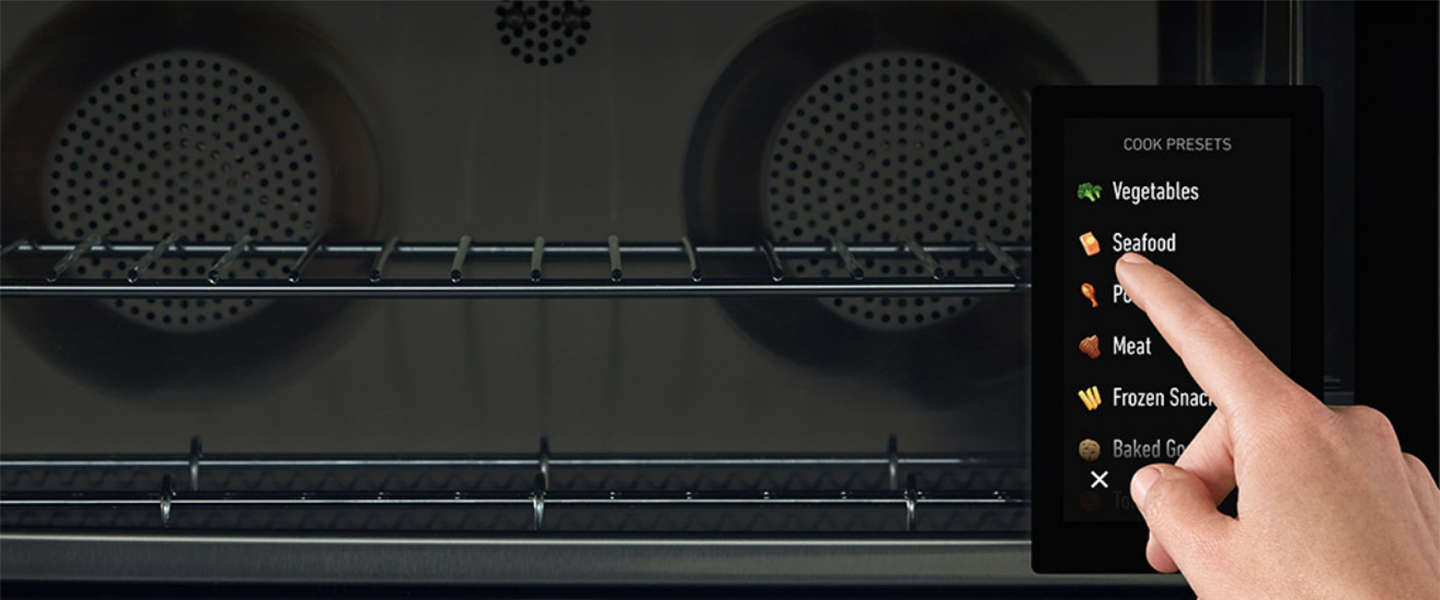 Geen talent in de keuken? Dan is deze slimme oven misschien iets voor jou