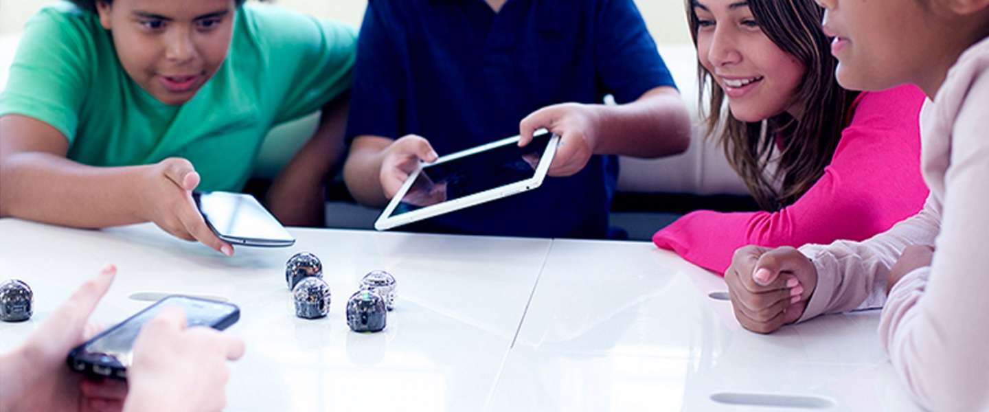 De Ozobot Evo is een kleine sociale robot
