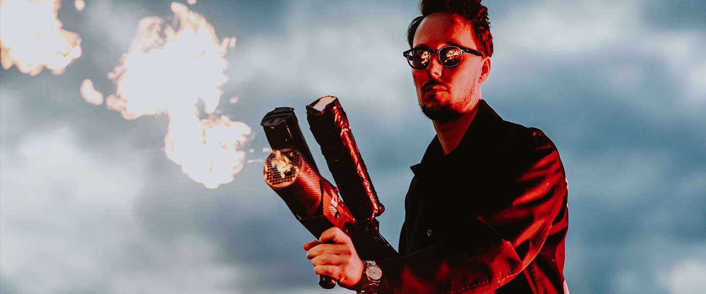 ​Bizar: kunstenaar Pablo Lücker verbrandt zijn Instagram-profiel