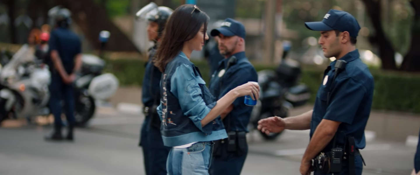 Pepsi-campagne met Kendall Jenner afgebrand op social media