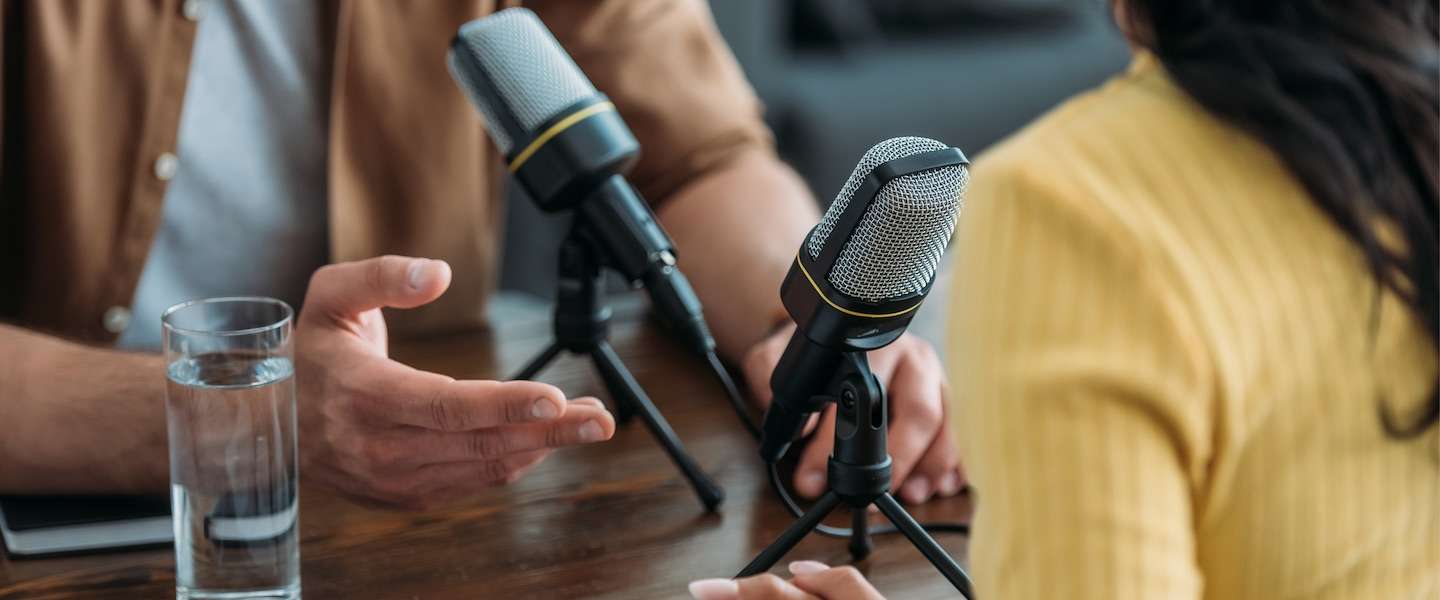 Voor wie zich verveelt: acht toffe podcast luistertips