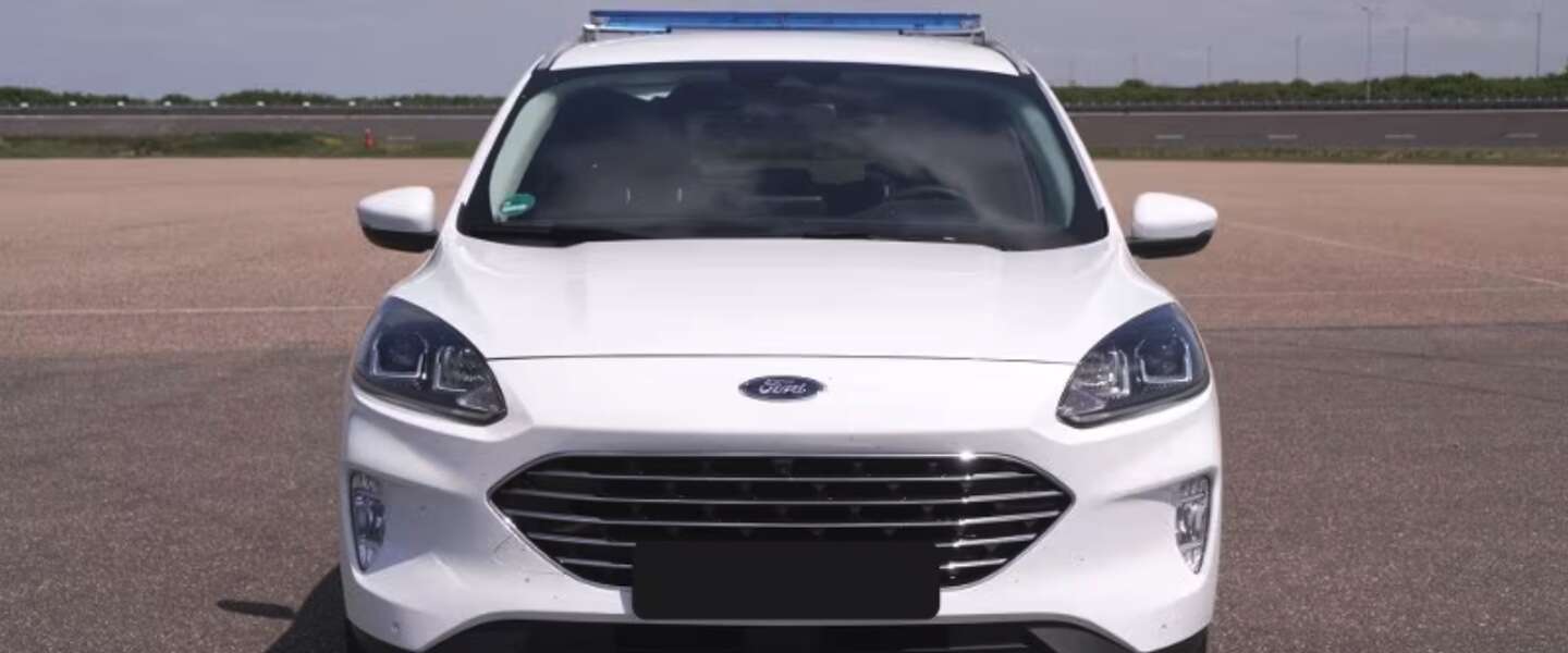 Politie ruilt Mercedes in voor Ford en BMW
