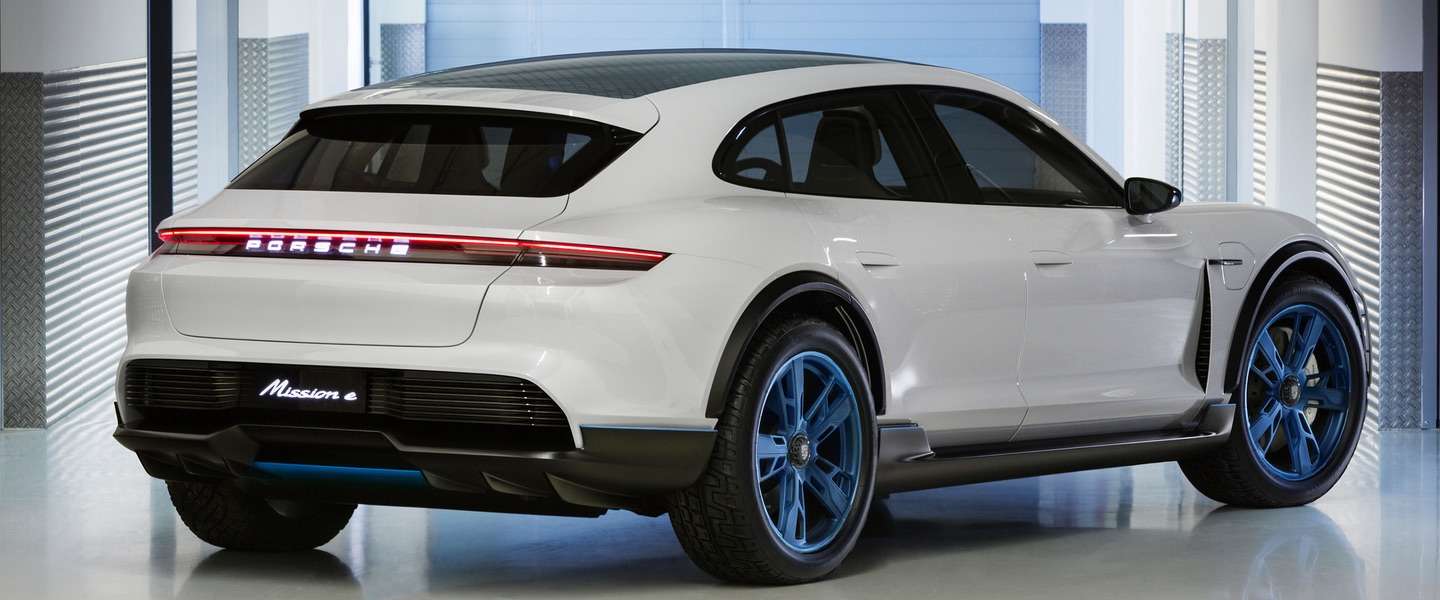 Porsche's Mission E Cross Turismo: Crossover wagon met X-factor