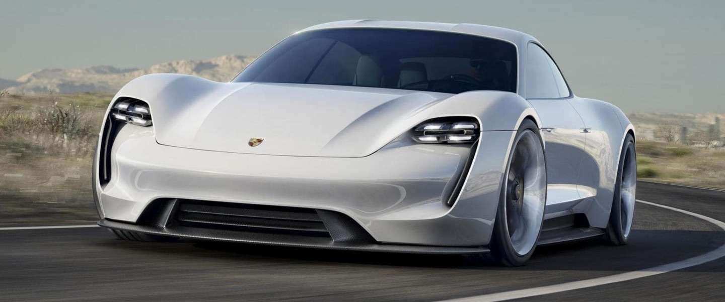 Maak kennis met de elektrische Porsche: de Taycan