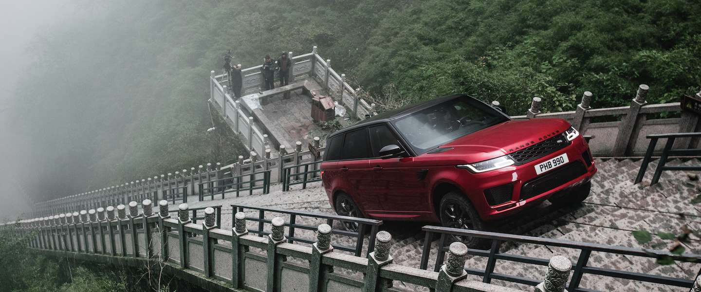 Madness: Range Rover Sport bedwingt Heaven's Gate in China