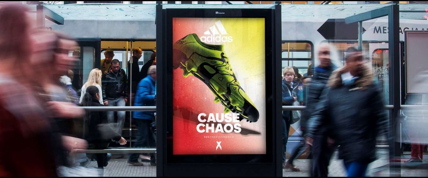 Worden we nu bespied door reclameborden op stations?