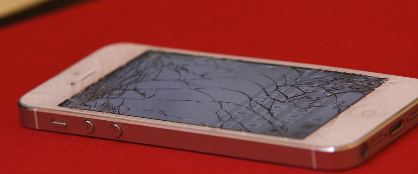 De EU wil dat minder telefoons en tablets worden weggedaan