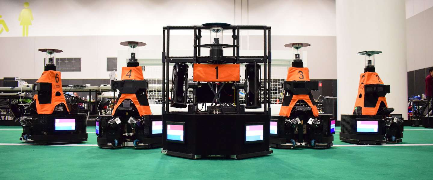Robot-leeuwinnen van TU Eindhoven wereldkampioen