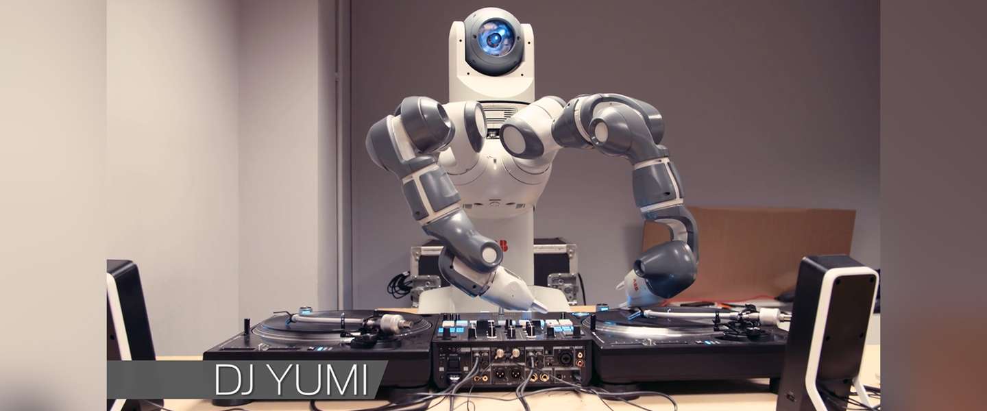 DJ Yoda leert robot mixen en scratchen