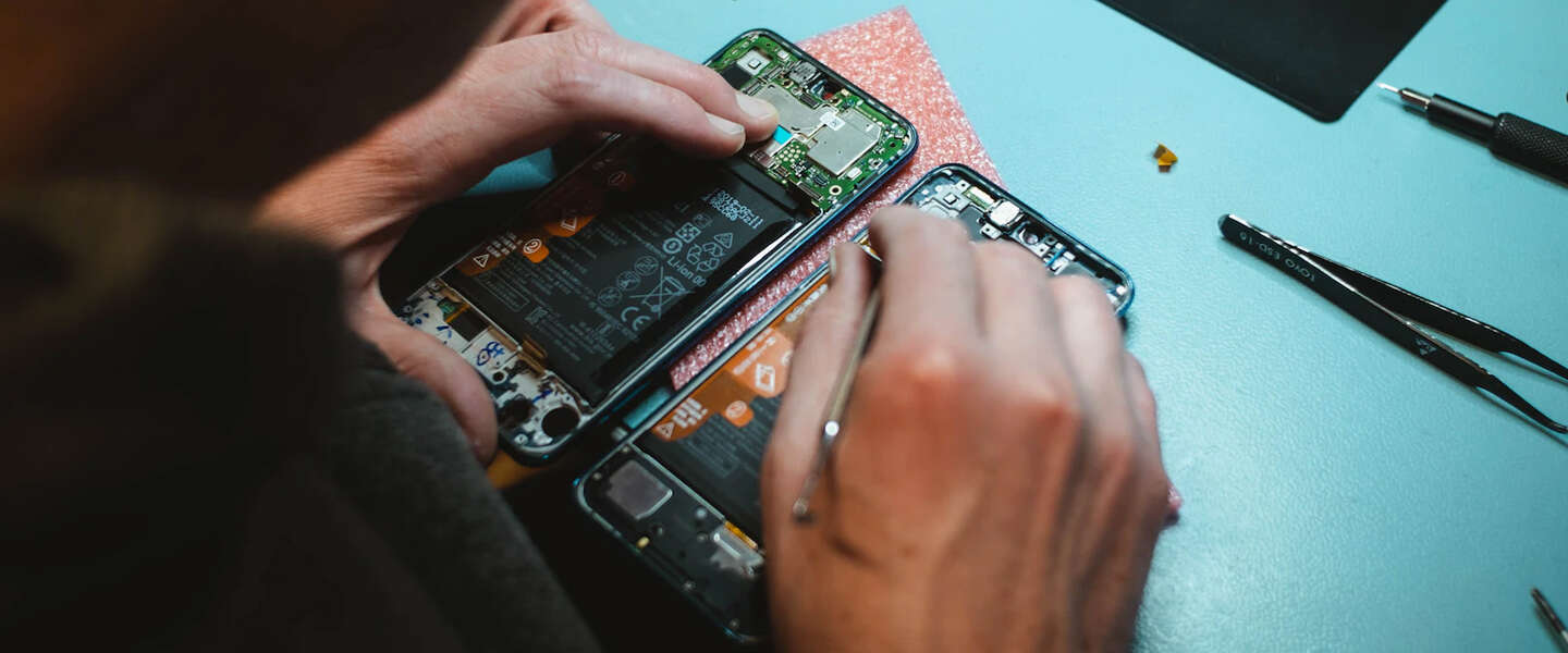 Je kunt nu zelf je Samsung-telefoon repareren