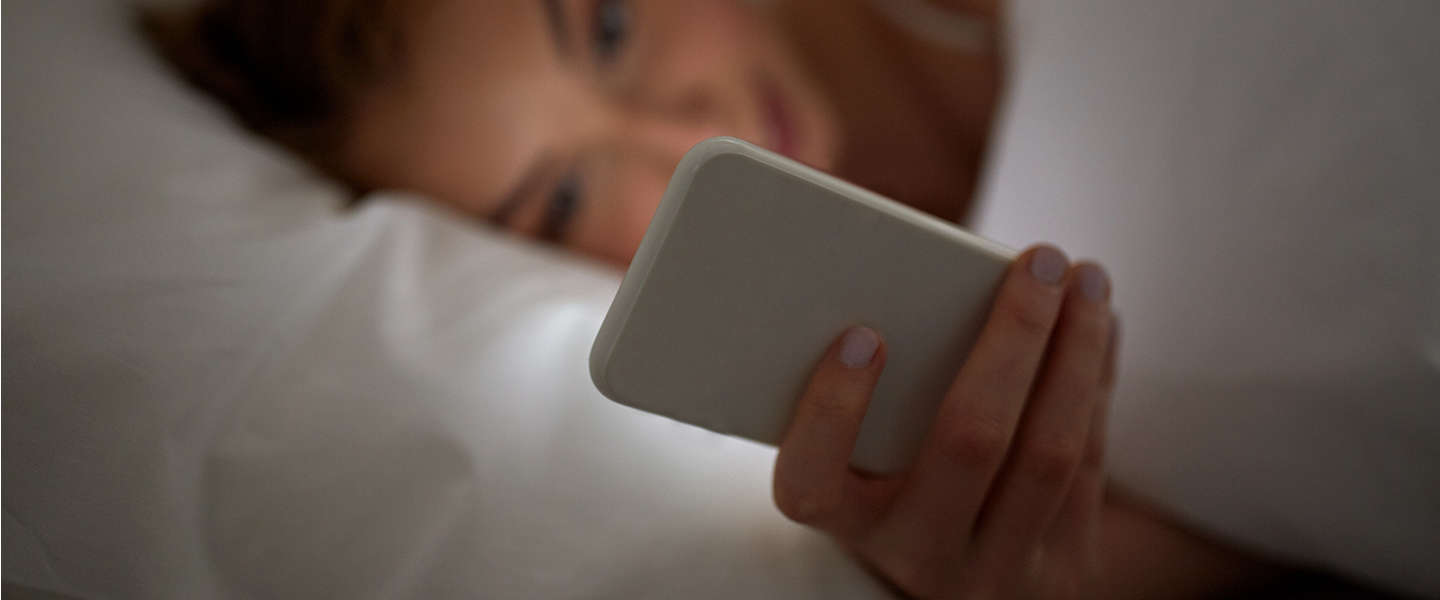 ​Is je telefoon in bed écht schadelijk?