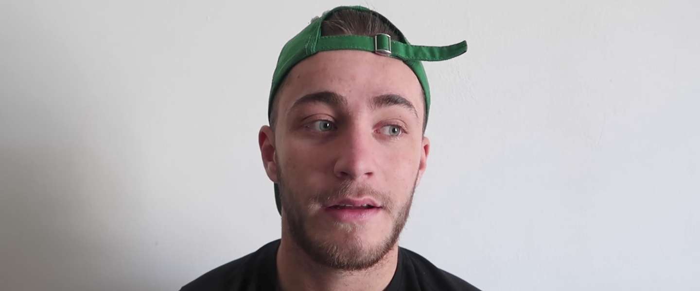 YouTuber met duur 0909-nummer voor fans biedt excuses aan op tv
