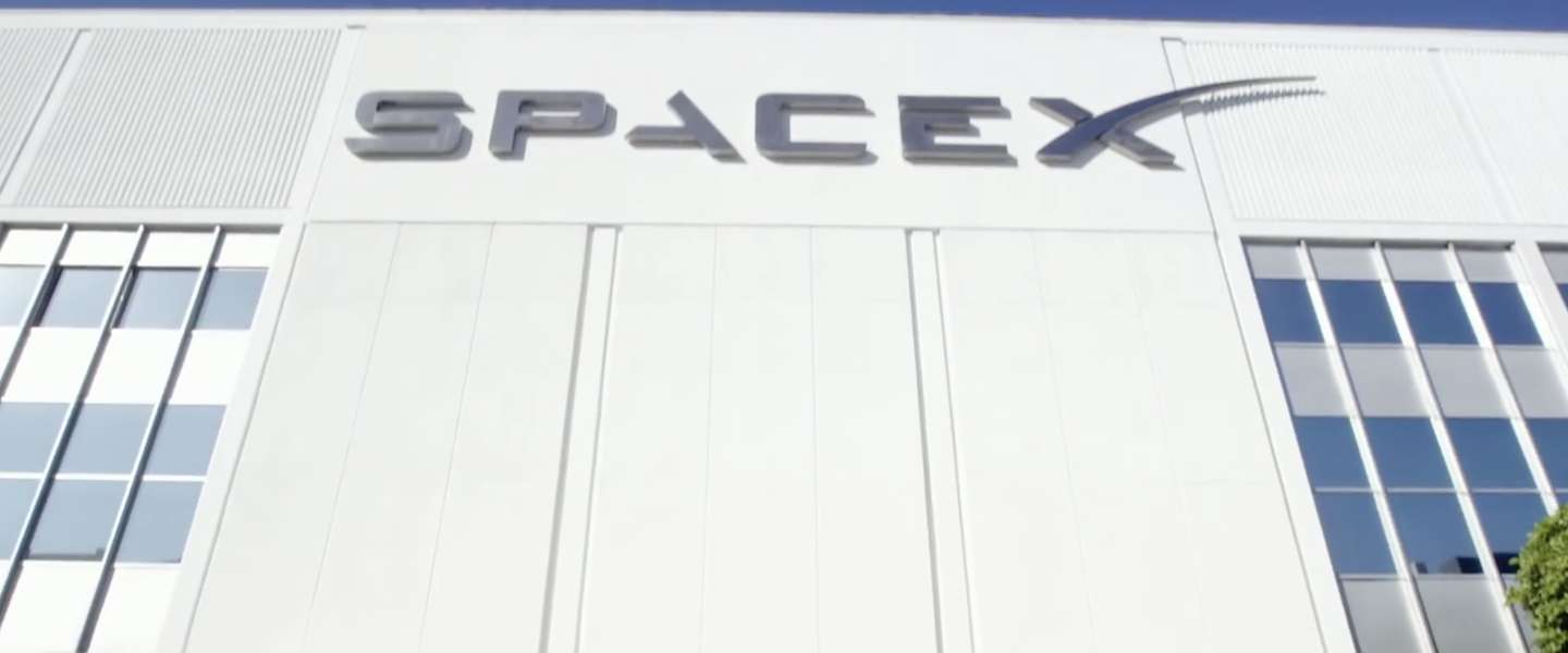 60 satellieten van SpaceX boven Nederland te zien