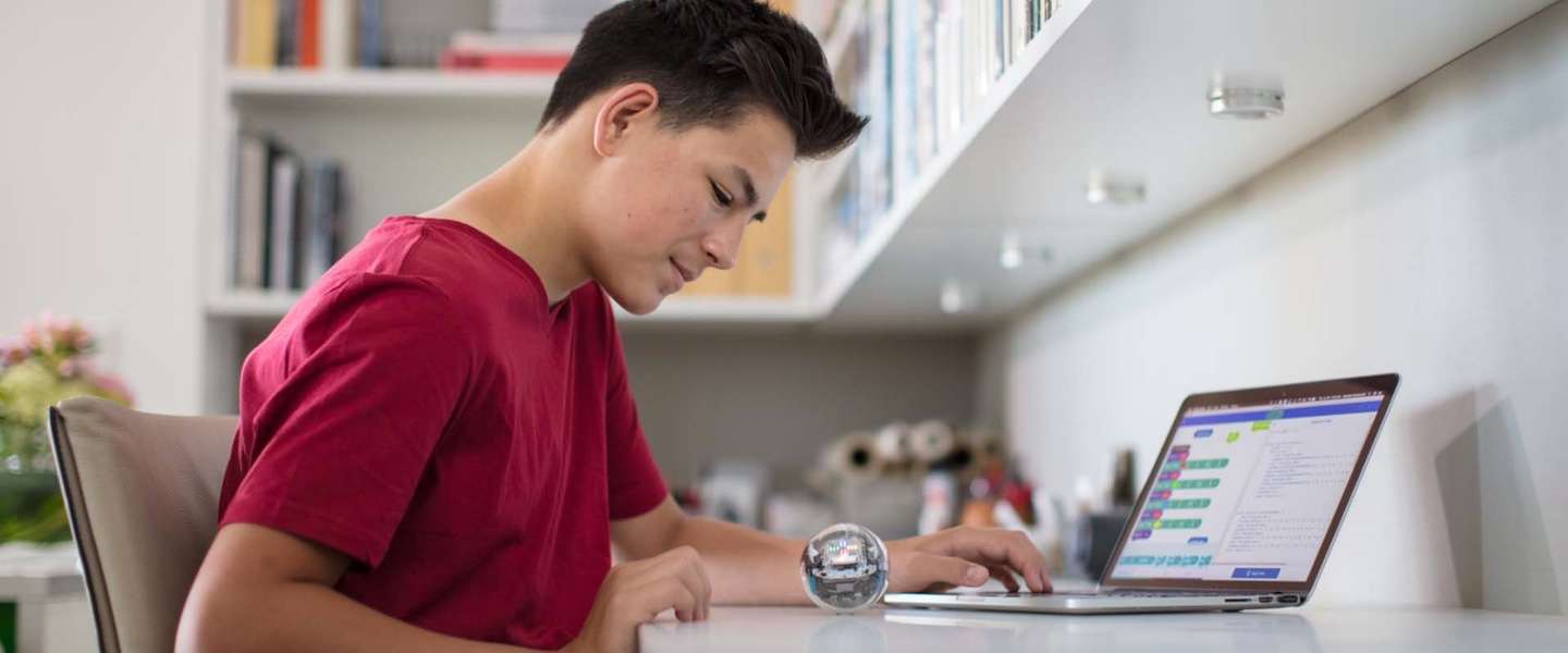 De Sphero Bolt: de programmeerbare robotbal wordt beter