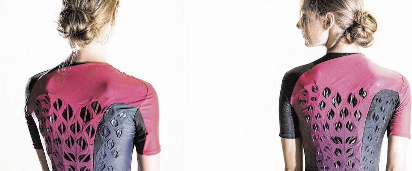 Dit sportshirt opent gaatjes op de rug zodra je begint te zweten