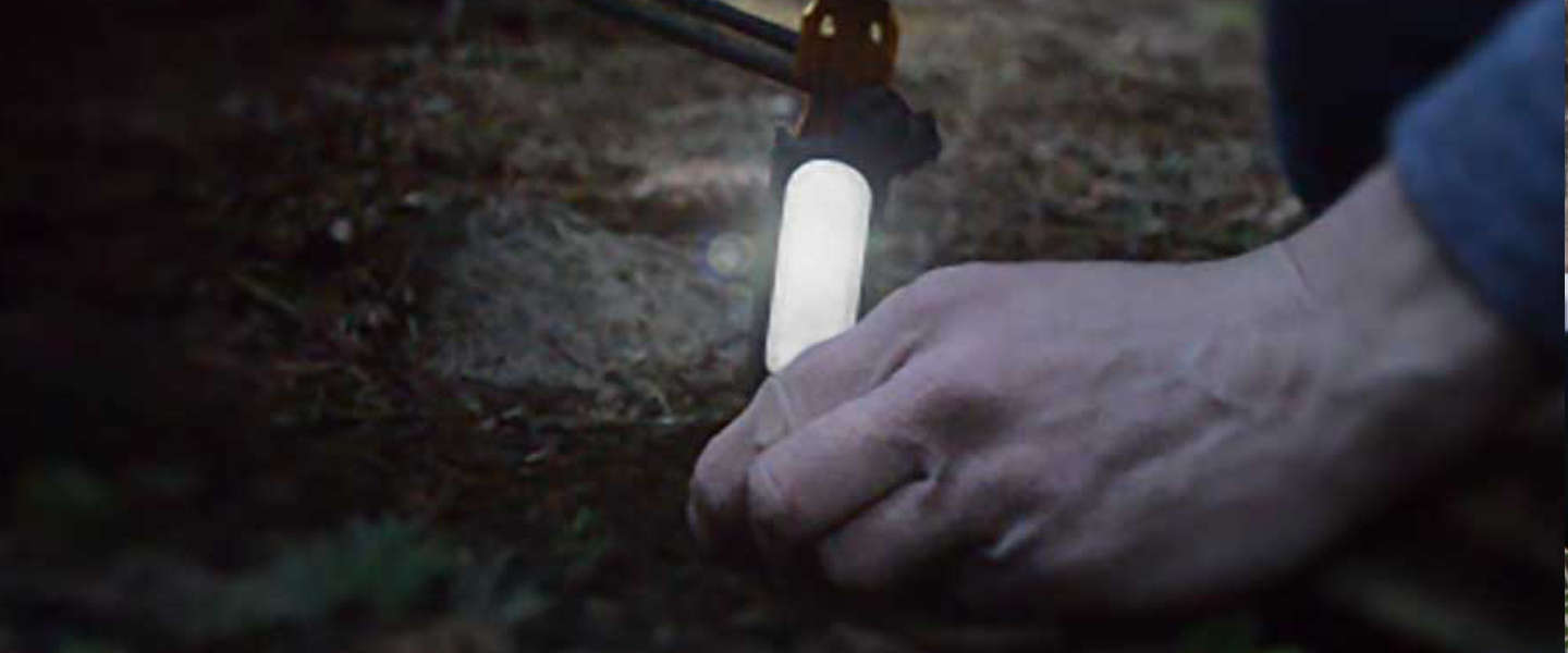 Welke kampeerder wil deze tentharingen met LED lampjes niet?
